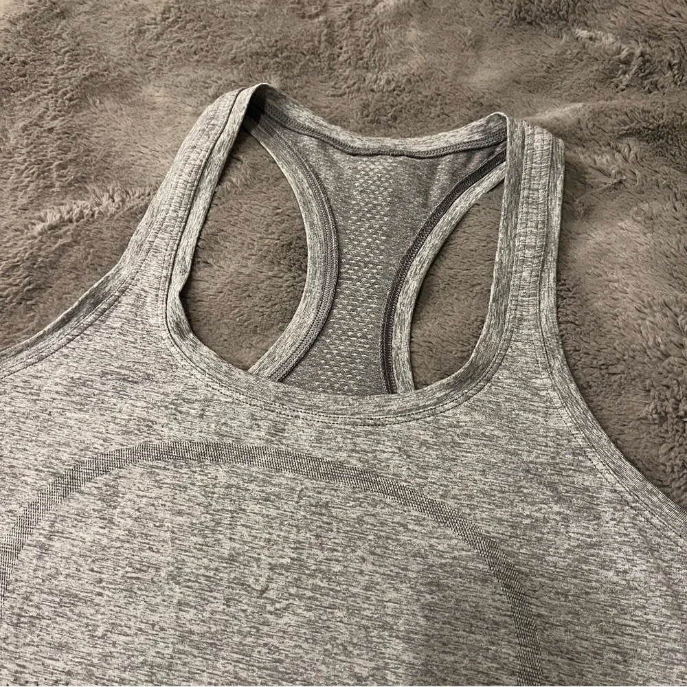 Lululemon Swiftly Tech Racerback 2.0 Race Length